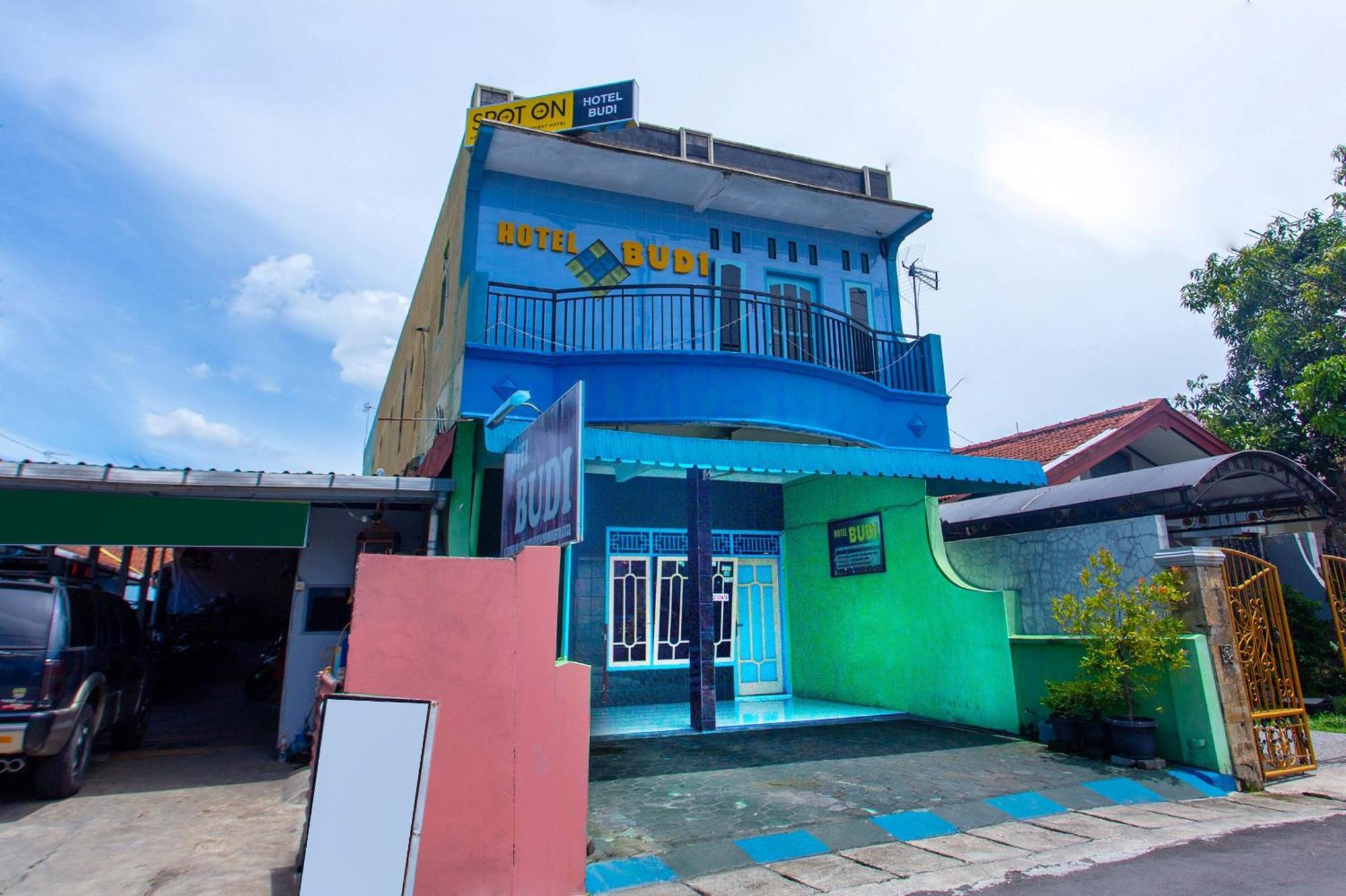Spot On 2871 Hotel Budi Пурвокерто Екстериор снимка