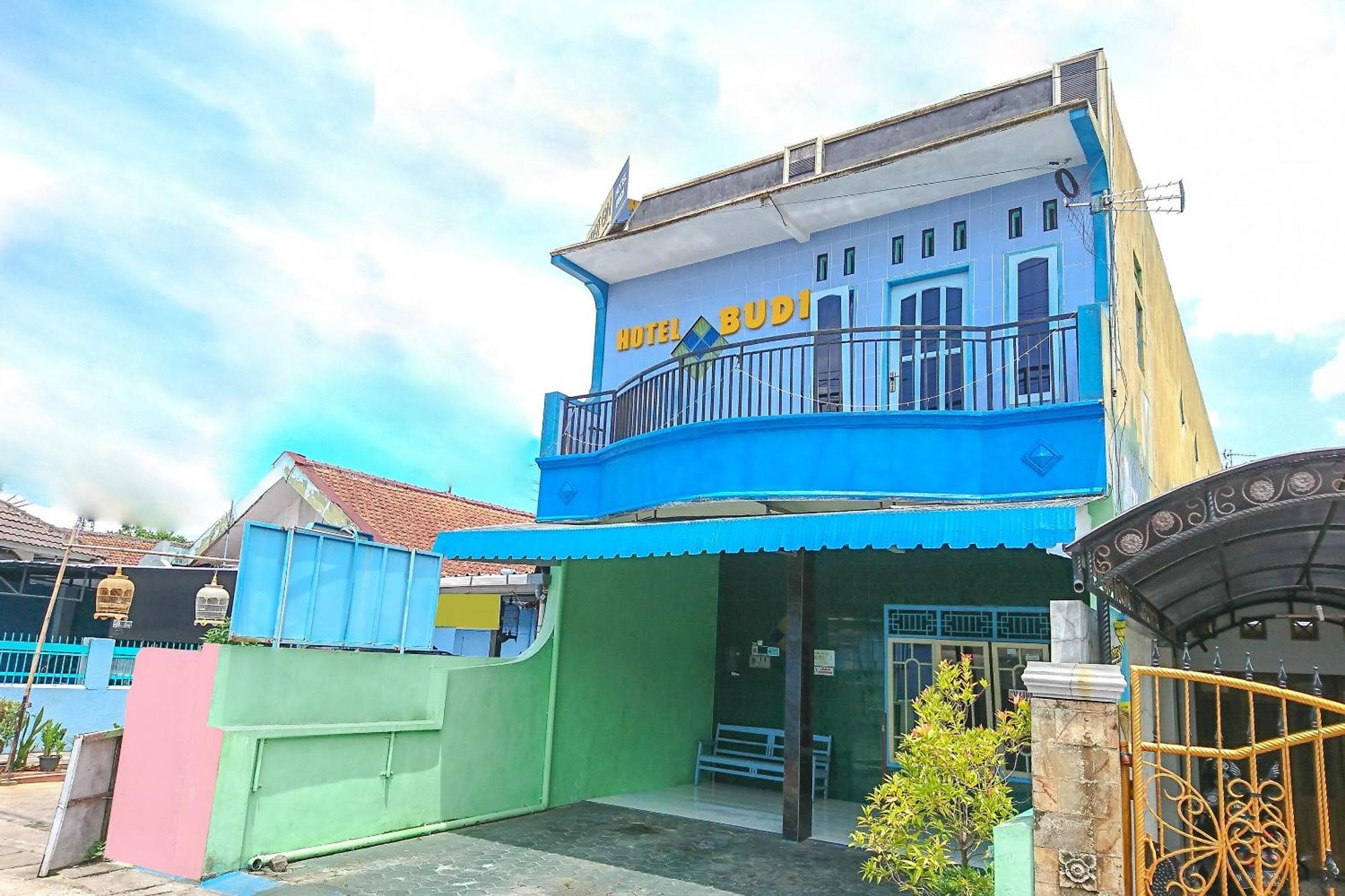 Spot On 2871 Hotel Budi Пурвокерто Екстериор снимка