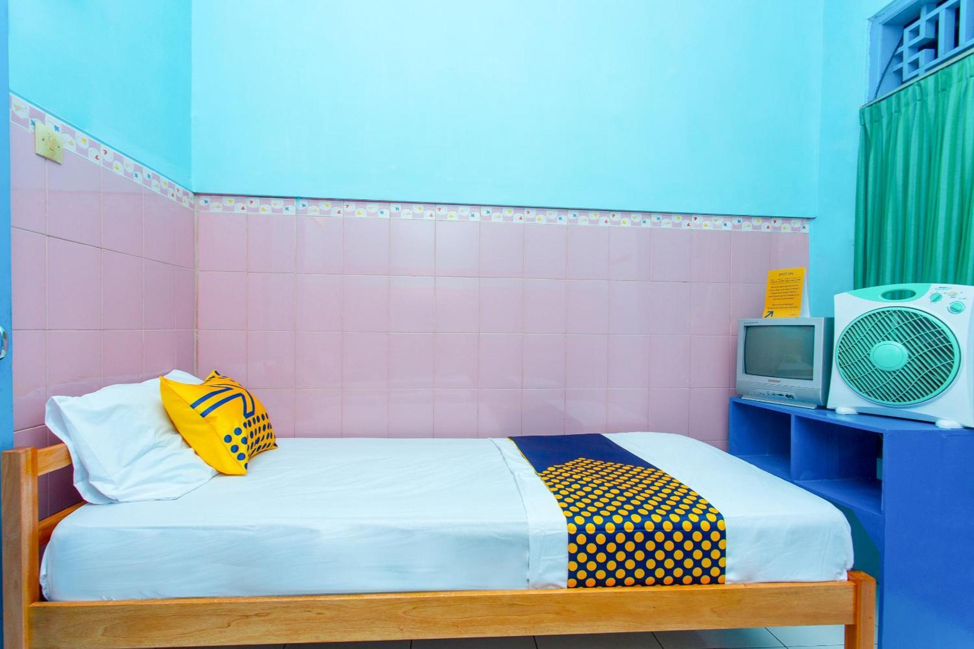 Spot On 2871 Hotel Budi Пурвокерто Екстериор снимка