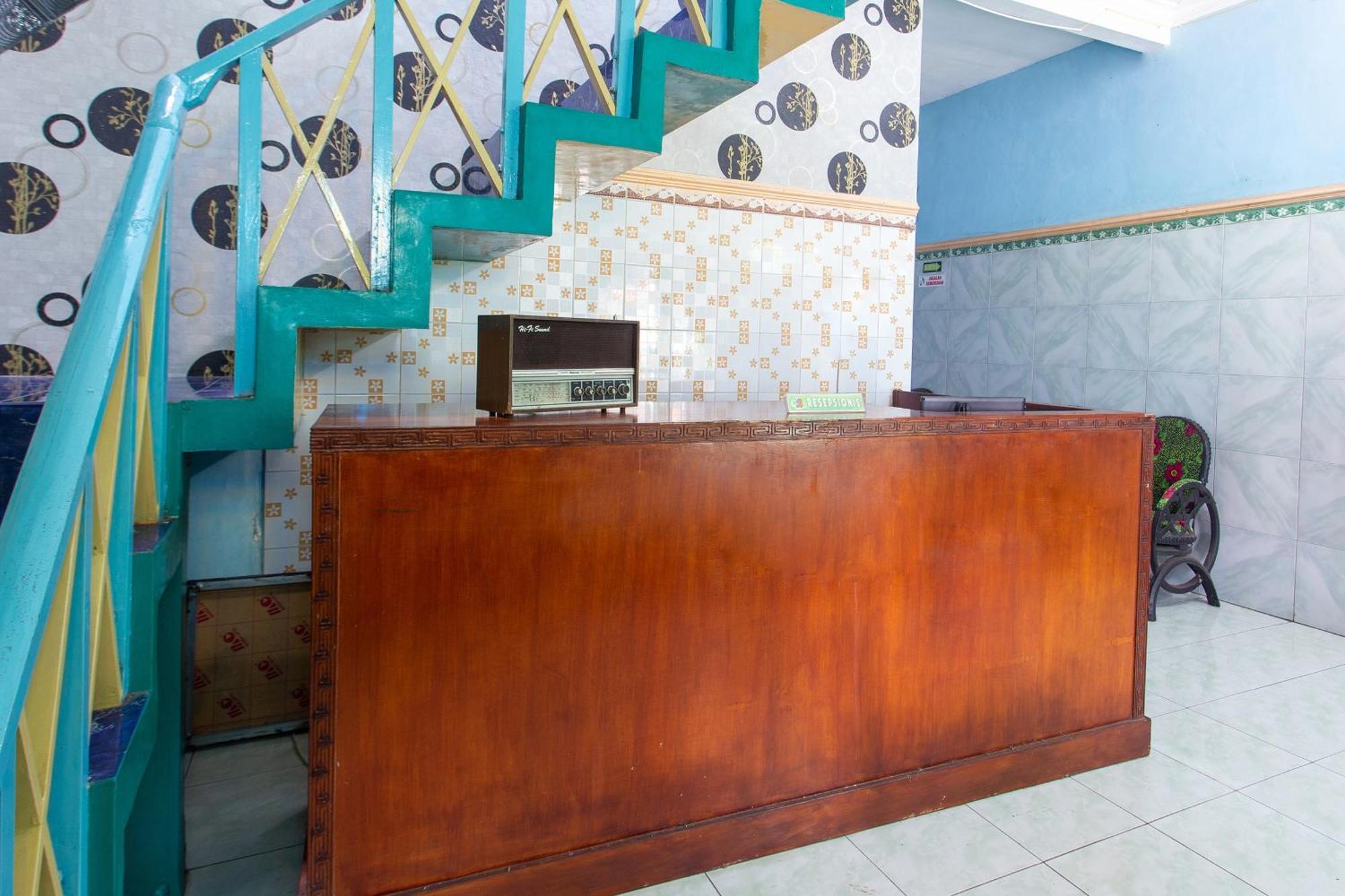 Spot On 2871 Hotel Budi Пурвокерто Екстериор снимка
