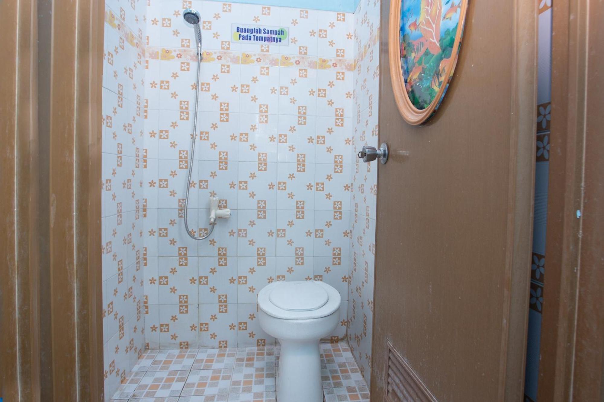 Spot On 2871 Hotel Budi Пурвокерто Екстериор снимка