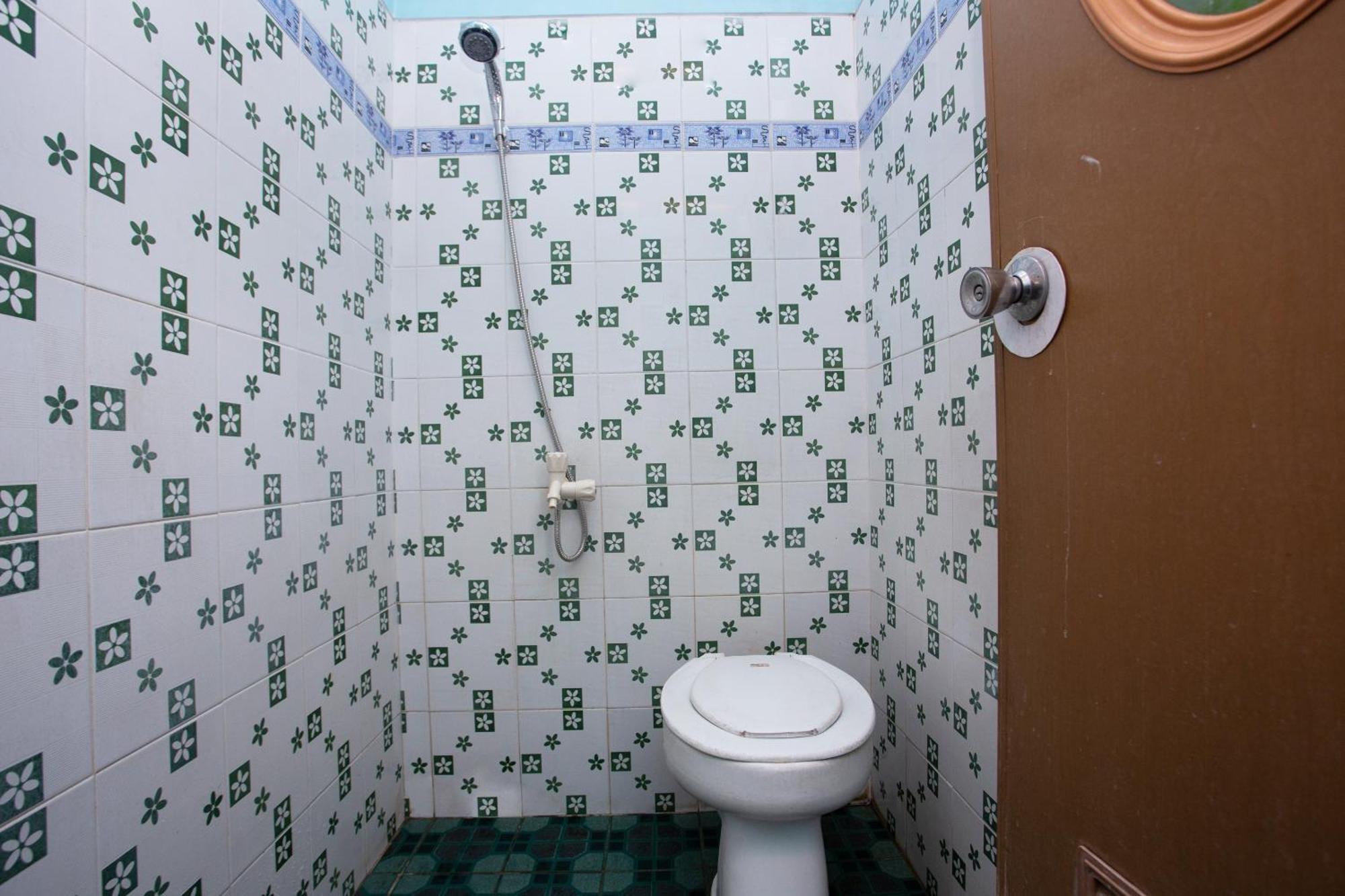Spot On 2871 Hotel Budi Пурвокерто Екстериор снимка